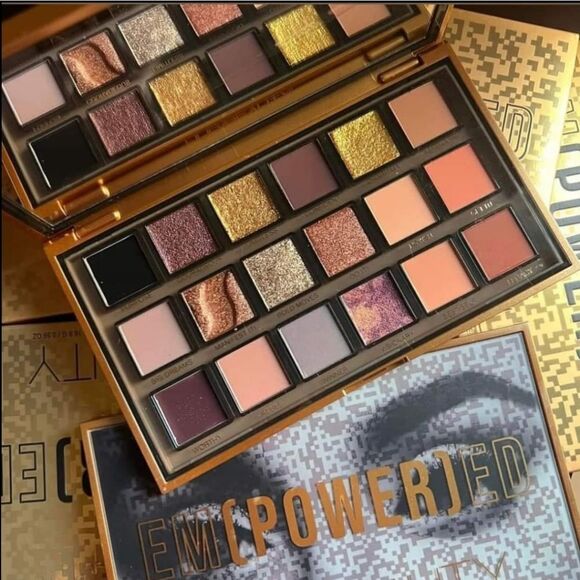 HUDA Beauty Empowered Eyeshadow Palette - Picture 12 of 16